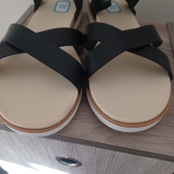 Time And Tru Easy On/off Blk Strappy Sandals Wmns Sz 12 Wide - Picture 4 of 6